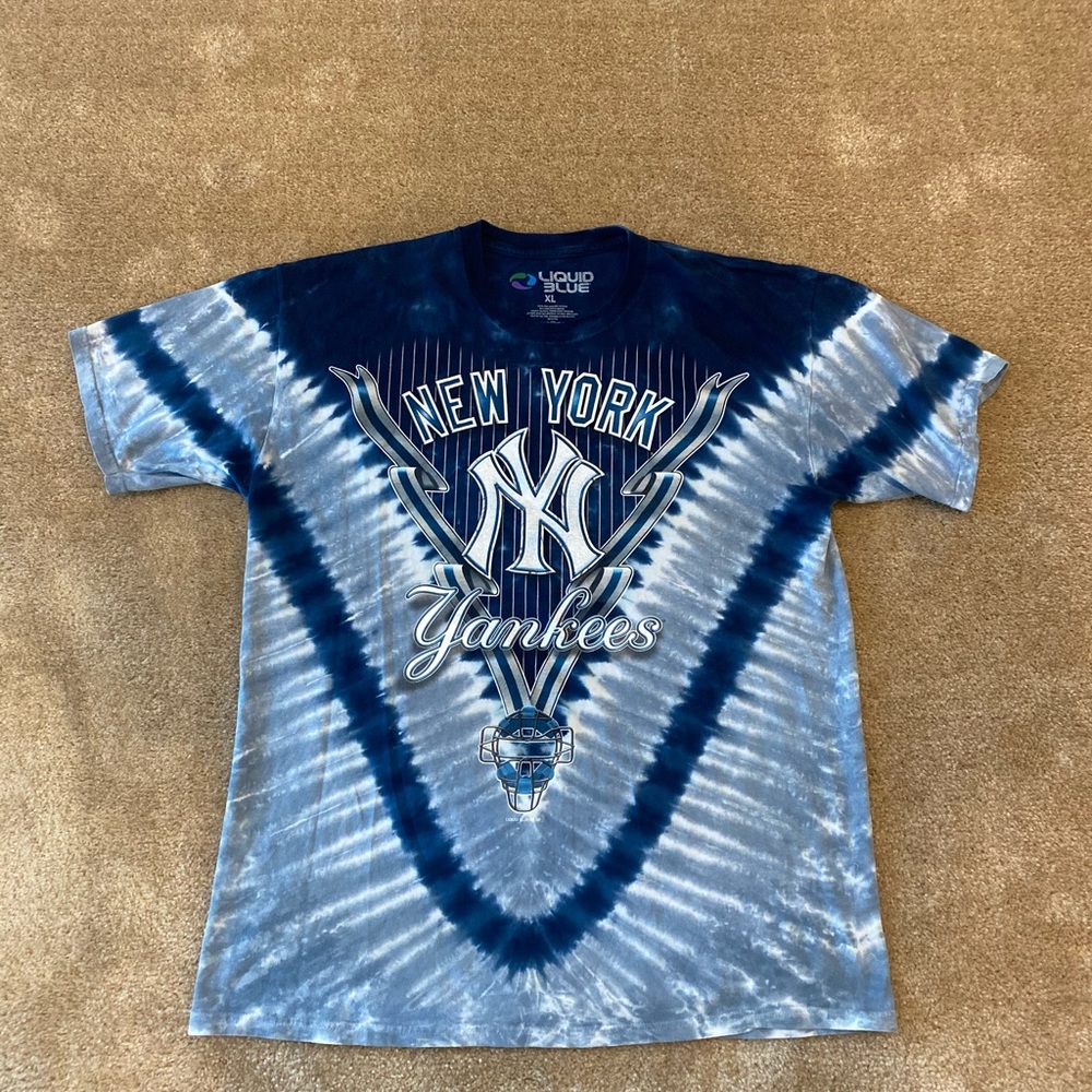 Liquid blue New York Yankees tshirt Size Xlarge